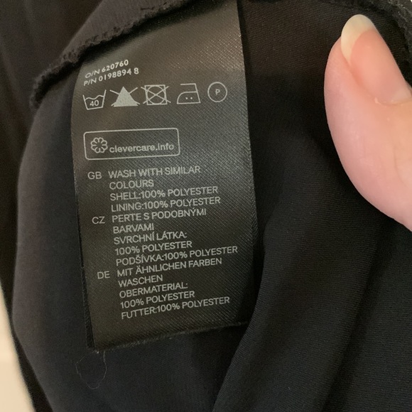 H&M black silky lined maxi dress gathered waist and neckline sz8,very forgiving - Picture 7 of 9